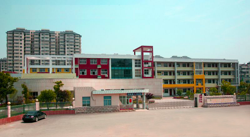 性能強有顏值，讓LED顯示屏的美綻放校園