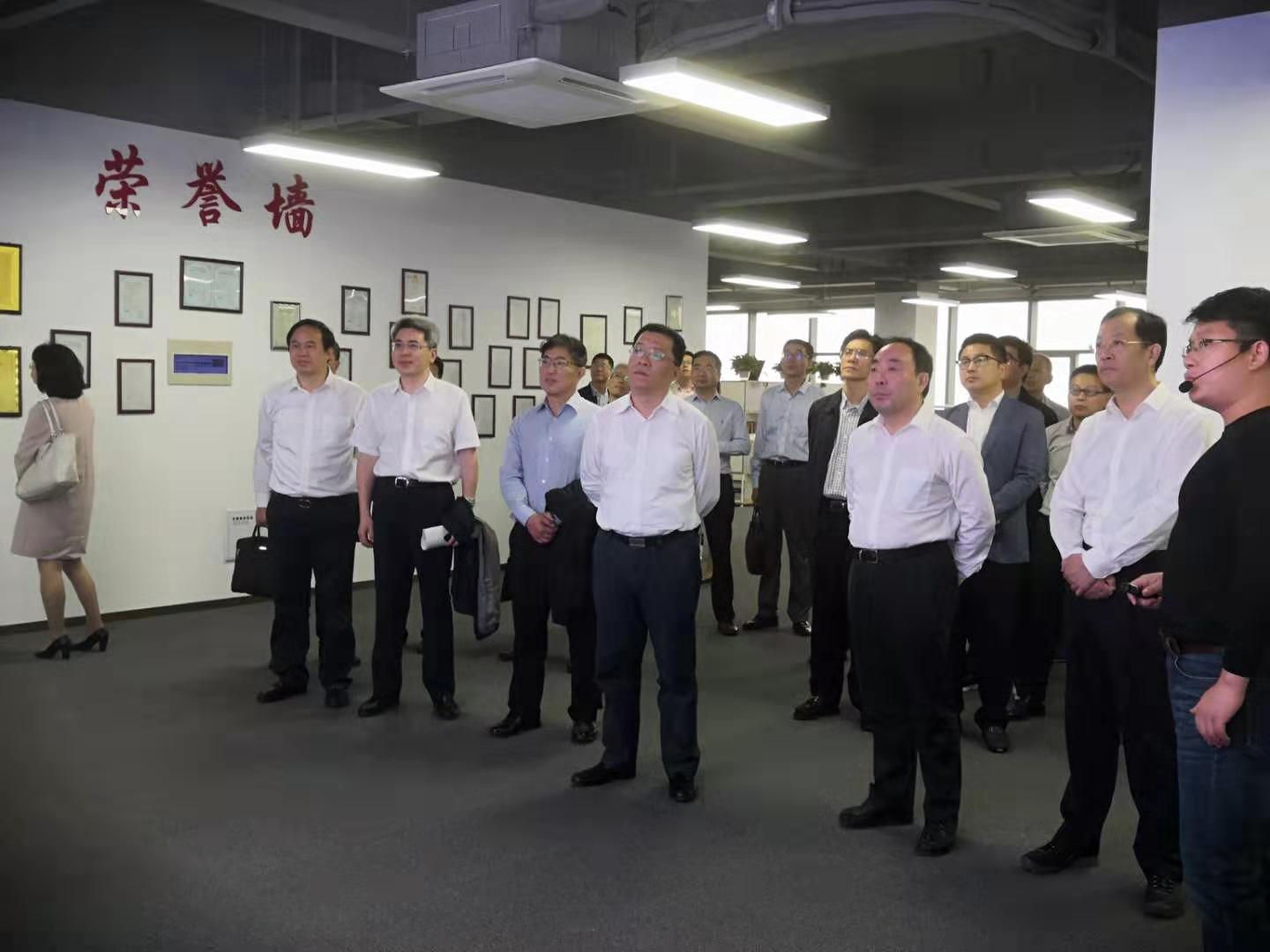 常州市市長(zhǎng)、市委副書(shū)記都來(lái)了，他們?cè)诳词裁矗? title=